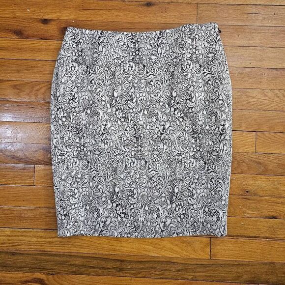 J. Jill Dresses & Skirts - J Jill Petite Size 10 Silver Gold Paisley Pencil Skirt